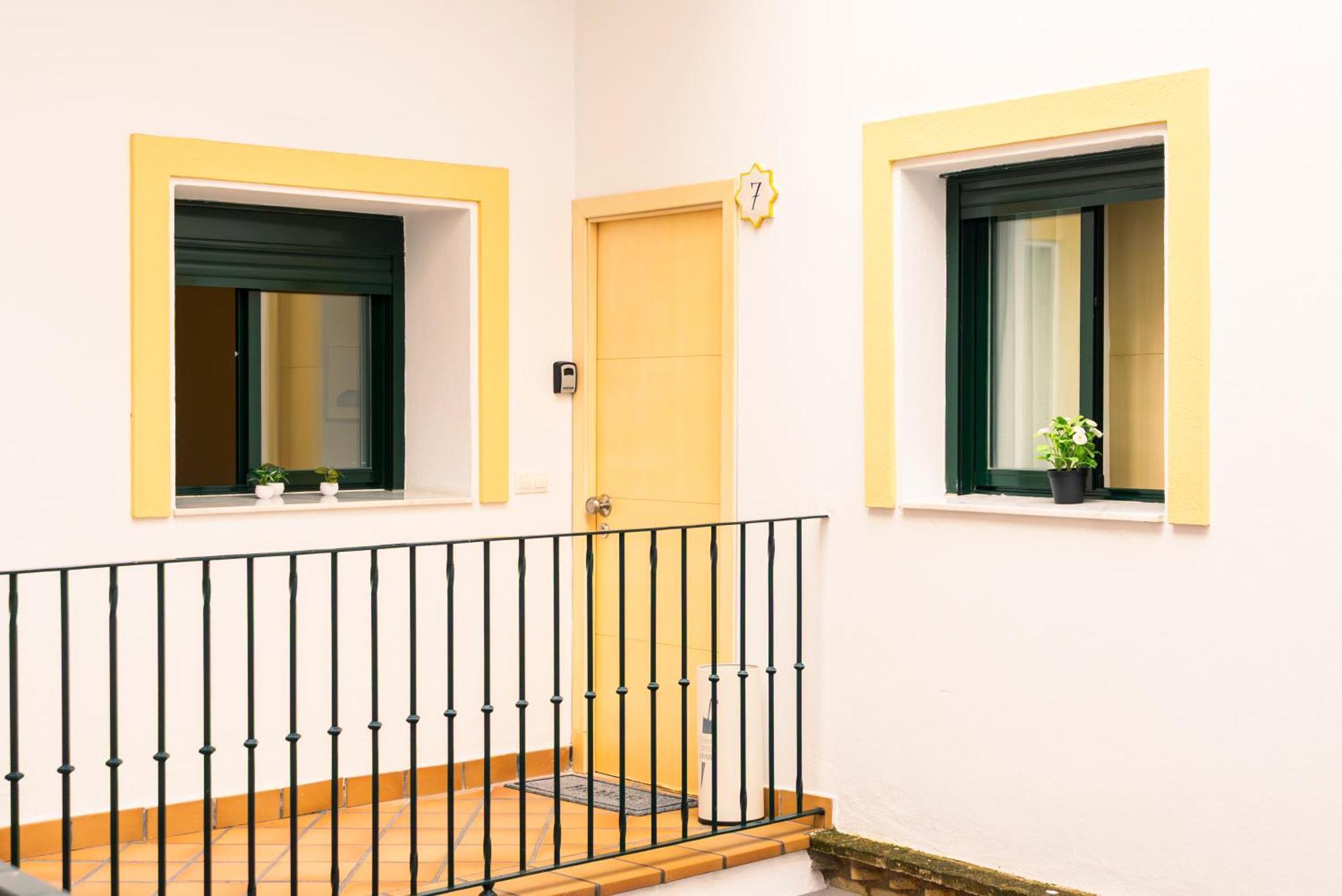 Alohamundi Alfareria III, Seville